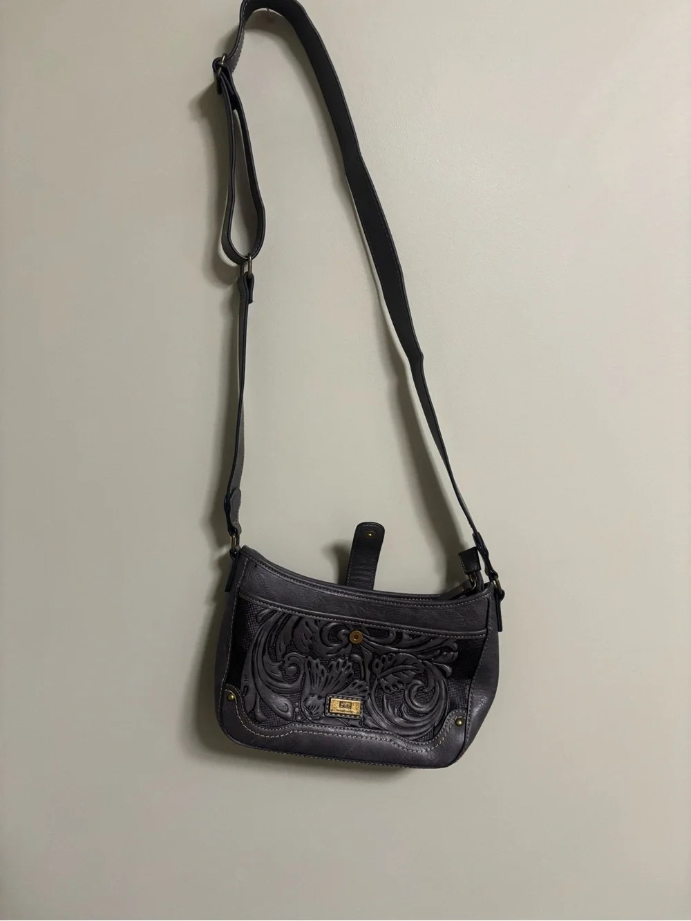 b.o.c. Born Concepts Charcoal Gray Tooled Floral Embossed Crossbody Purse Bag